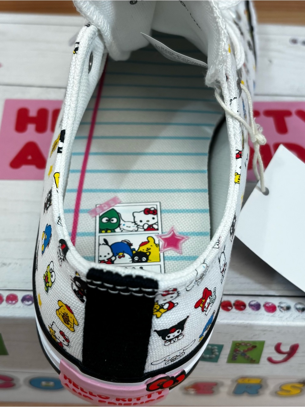 Converse HELLO KITTY And Friends Chuck Taylor White Low Sneakers Women’s Sz 8 - Picture 3 of 8